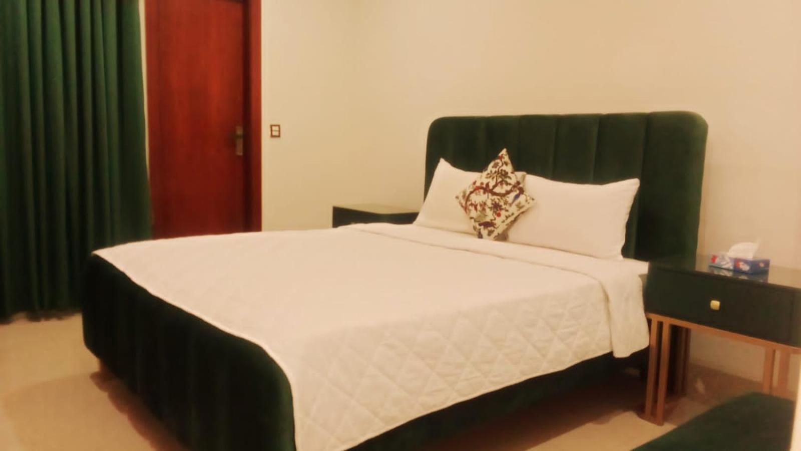 Royal Galaxy Hotel & Residence - Near Islamabad International Airport & Motorway Zewnętrze zdjęcie
