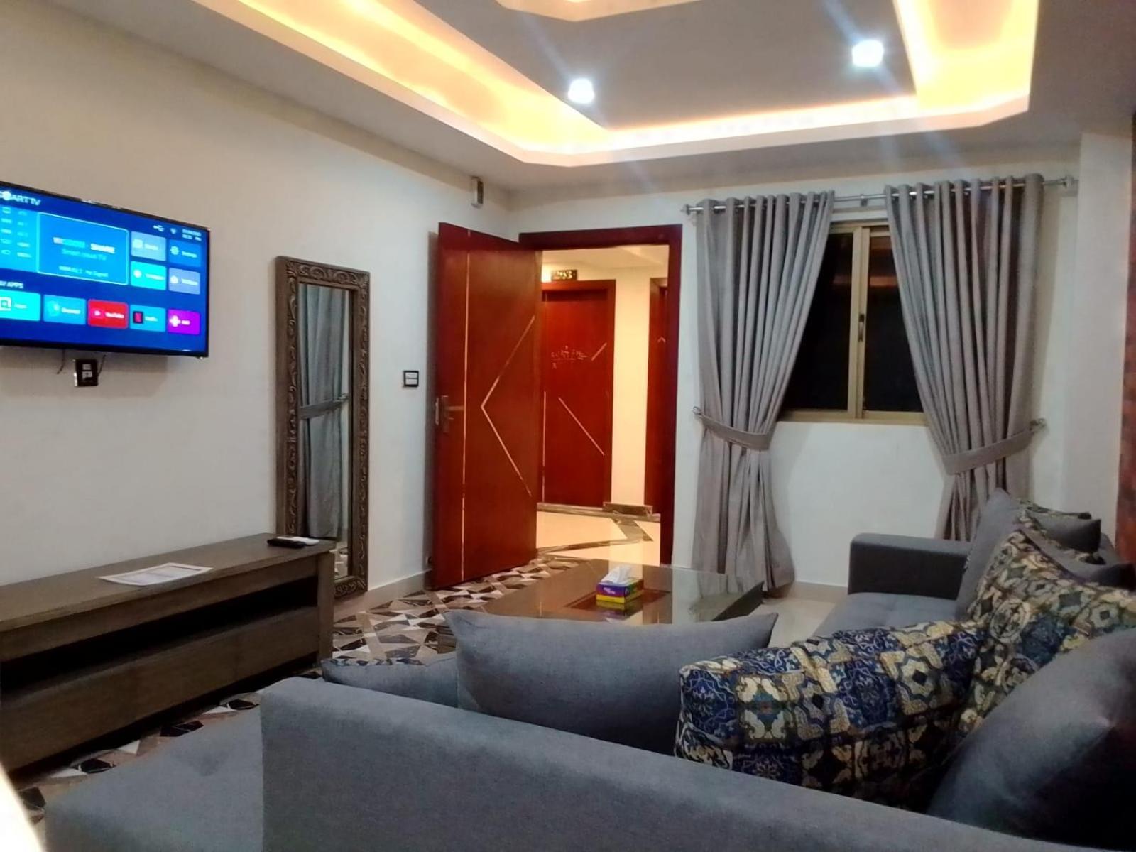 Royal Galaxy Hotel & Residence - Near Islamabad International Airport & Motorway Zewnętrze zdjęcie