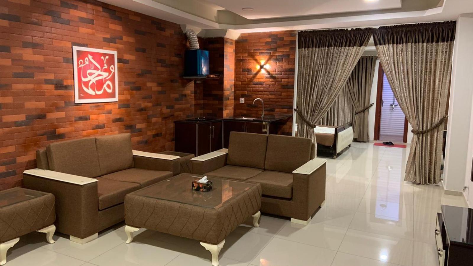 Royal Galaxy Hotel & Residence - Near Islamabad International Airport & Motorway Zewnętrze zdjęcie