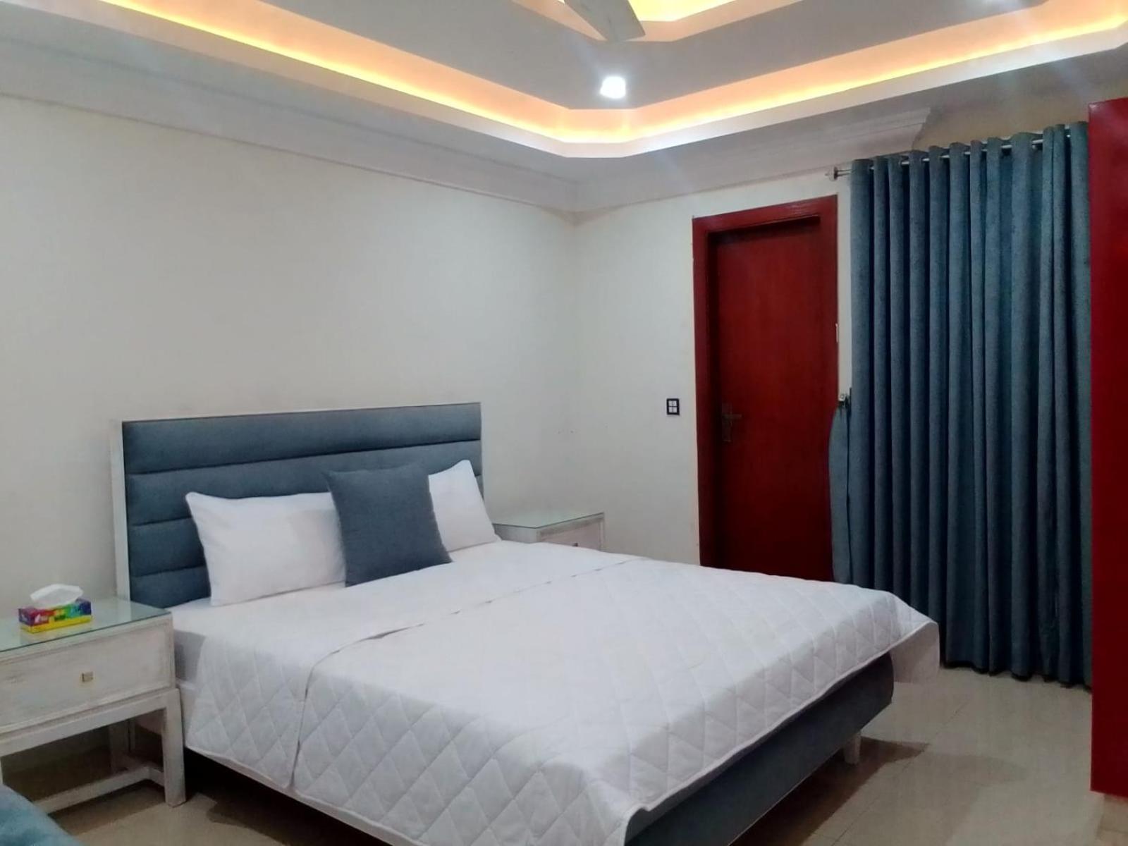 Royal Galaxy Hotel & Residence - Near Islamabad International Airport & Motorway Zewnętrze zdjęcie