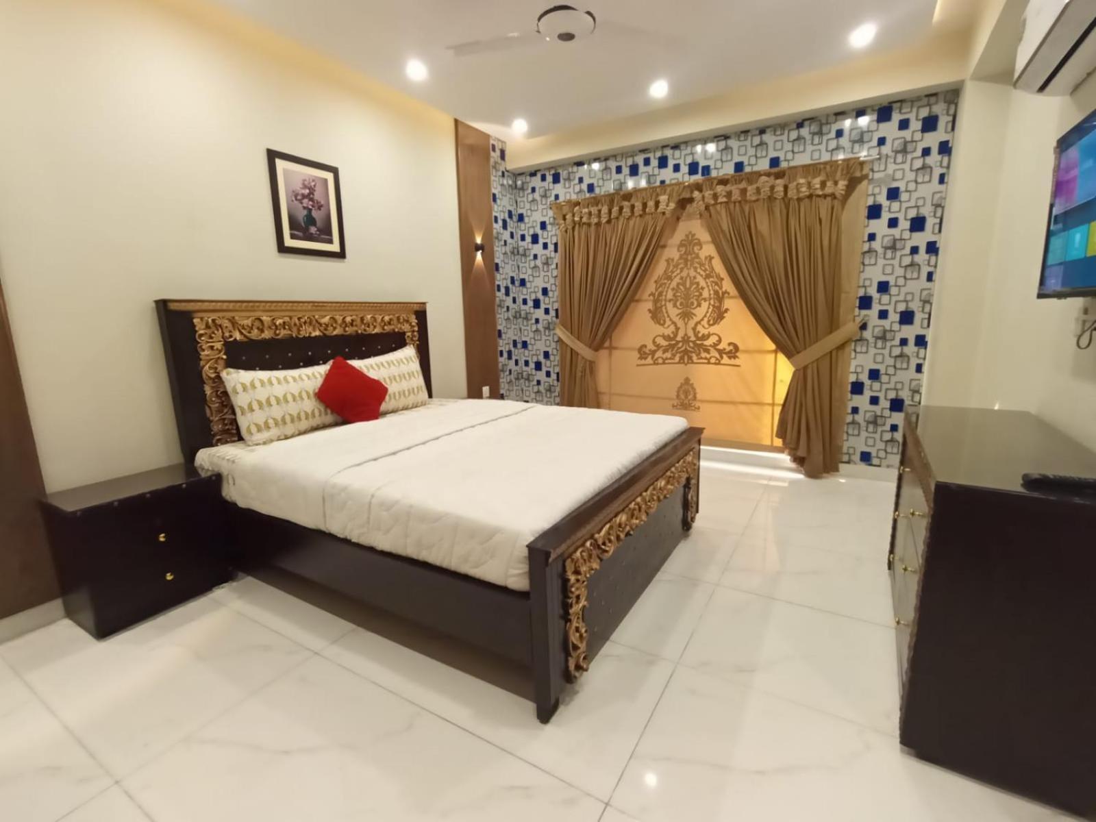 Royal Galaxy Hotel & Residence - Near Islamabad International Airport & Motorway Zewnętrze zdjęcie