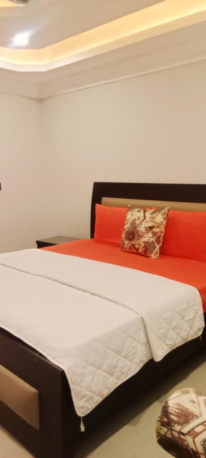 Royal Galaxy Hotel & Residence - Near Islamabad International Airport & Motorway Zewnętrze zdjęcie