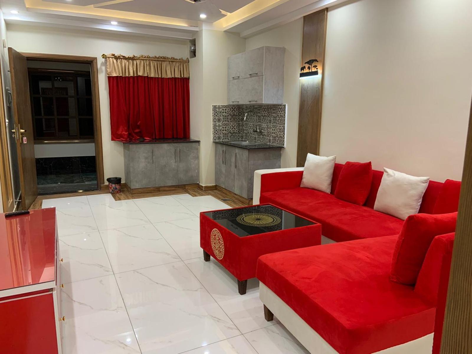 Royal Galaxy Hotel & Residence - Near Islamabad International Airport & Motorway Zewnętrze zdjęcie