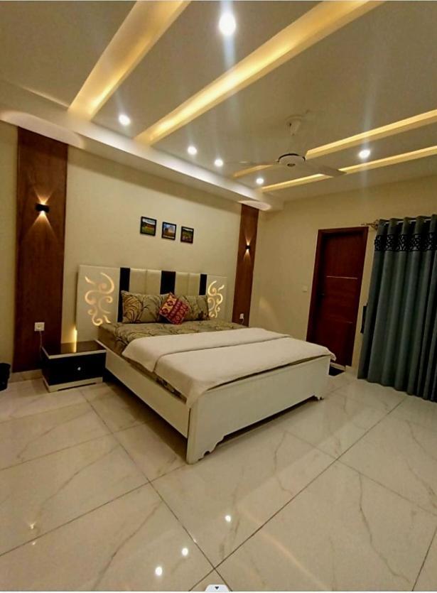 Royal Galaxy Hotel & Residence - Near Islamabad International Airport & Motorway Zewnętrze zdjęcie
