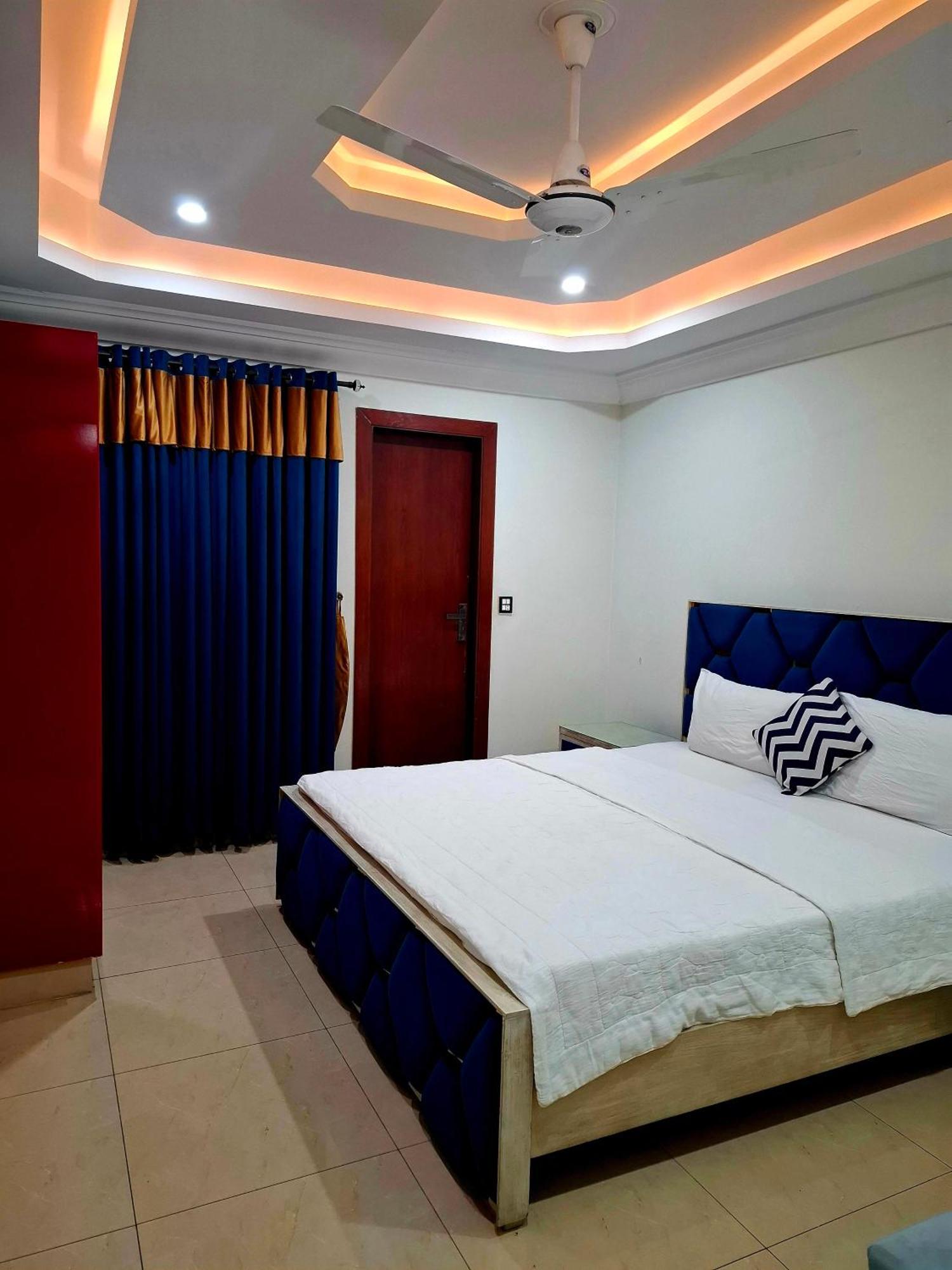 Royal Galaxy Hotel & Residence - Near Islamabad International Airport & Motorway Zewnętrze zdjęcie